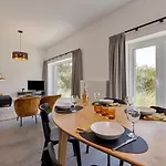 Luxe Strandappartement Met Zonneterras & Parking Apartment *
