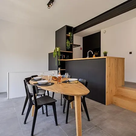 Luxe Strandappartement Met Zonneterras & Parking Apartmán