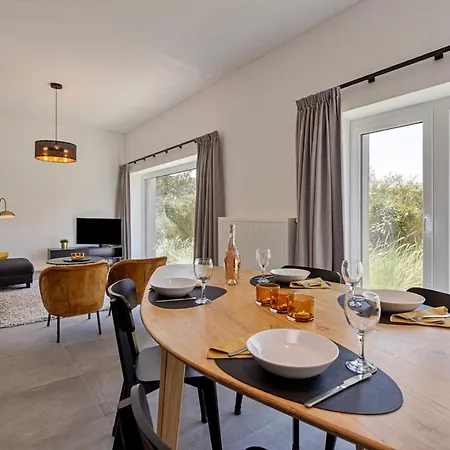 Luxe Strandappartement Met Zonneterras & Parking Apartmán *